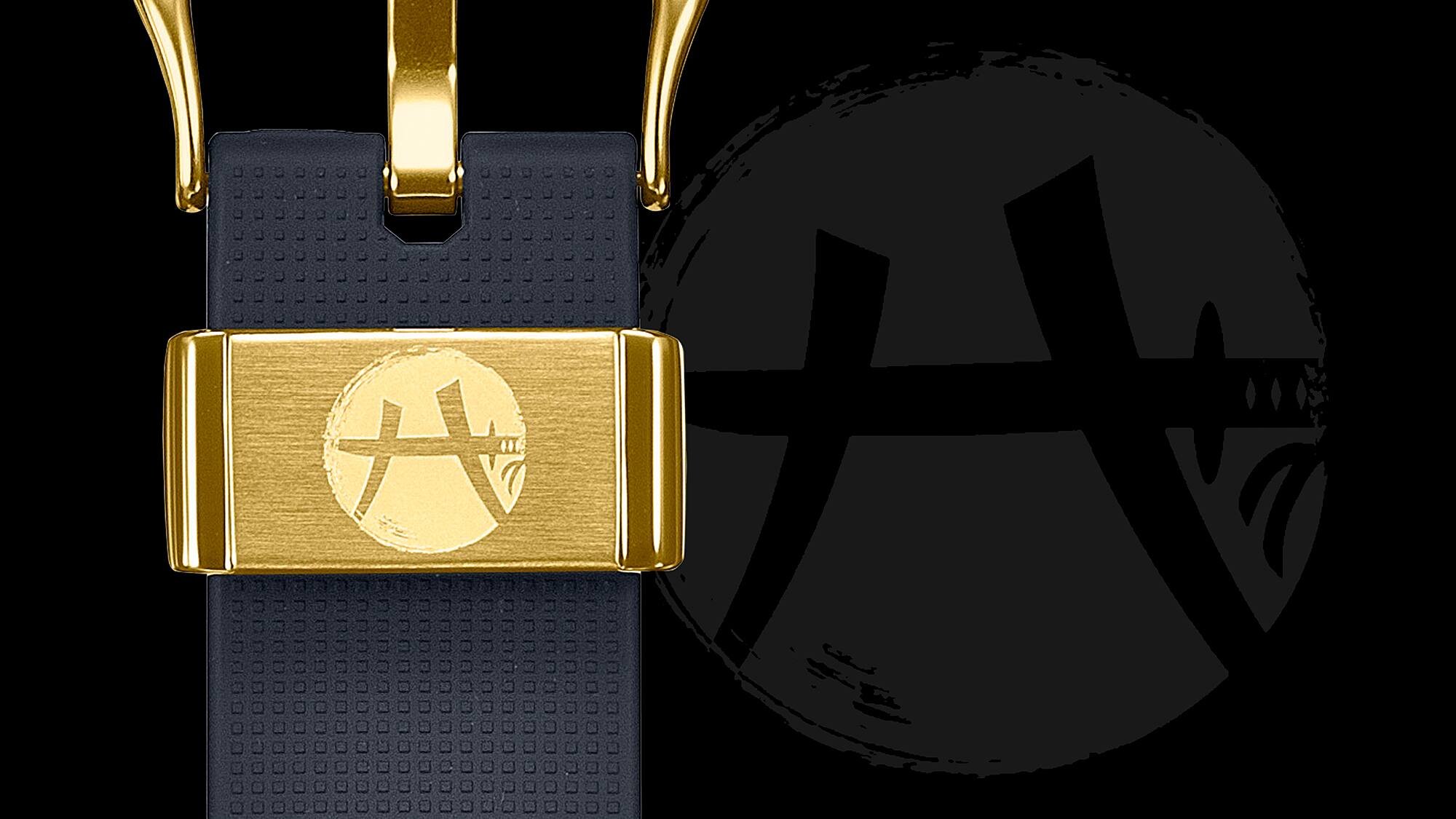 Nahaufnahme der GBM-2100RH-1AER mit schwarzem Armband und goldener Schließe