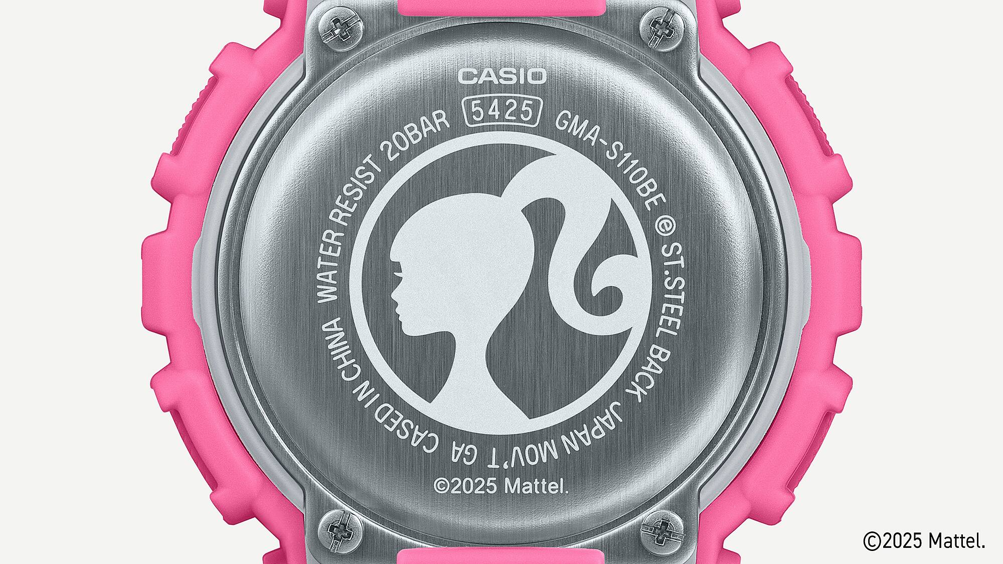 Nahaufnahme der Gehäuserückseite der Barbie™ G-Shock GMA-S110BE