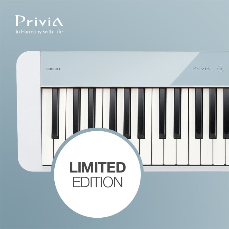 Das hellblaue PX-S1100CB mit der Aufschrift "Limited Edition".