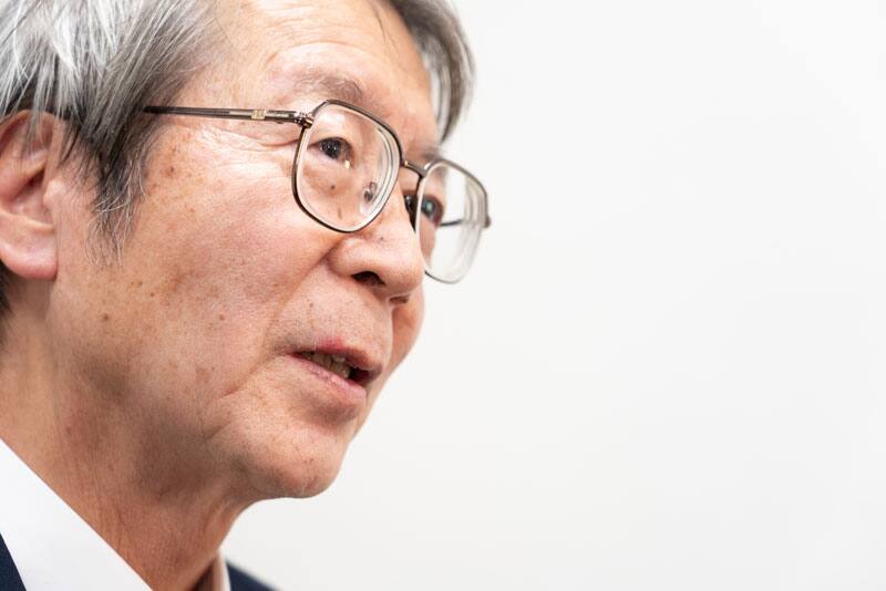 Portrait von Yoshino, dem Entwickler des fx-7000G-Rechners