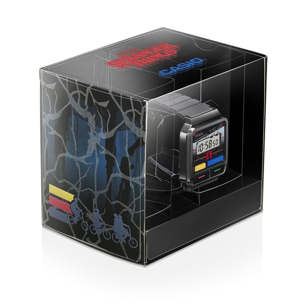 Durchsichtige Verpackung der Casio Vintage Uhr "A120WEST-1A" mit Stranger Things Branding.
