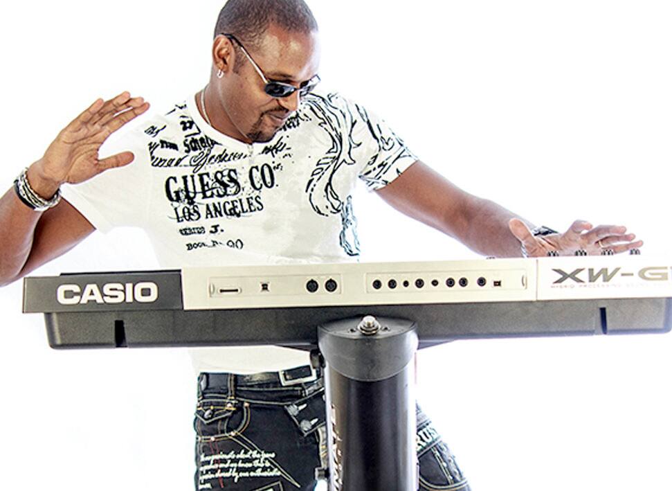 Stephan Dereine playing an XW-G1 synthesizer