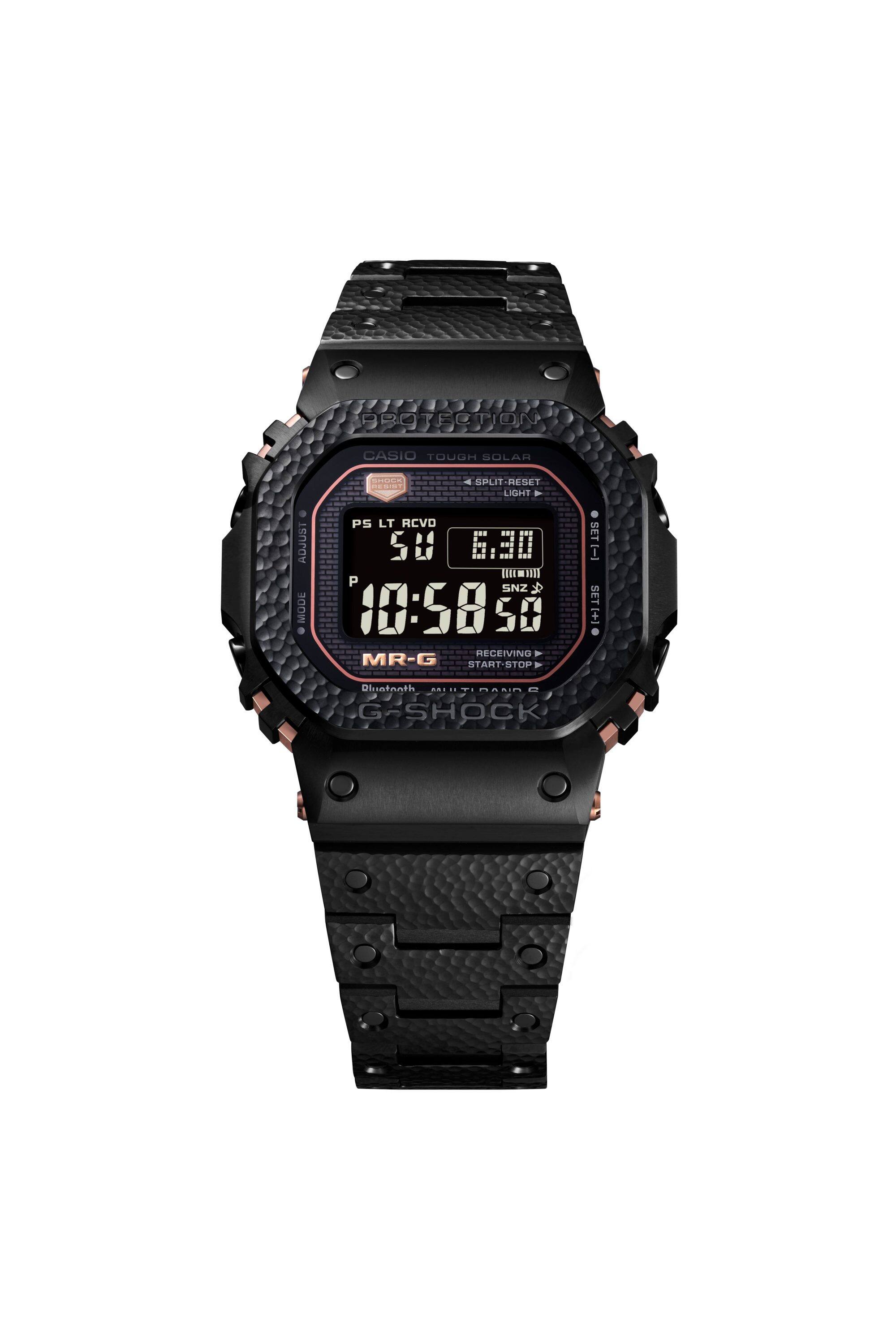 Die MRG-B5000HT mit schwarzem Zifferblatt, Display und Armband.