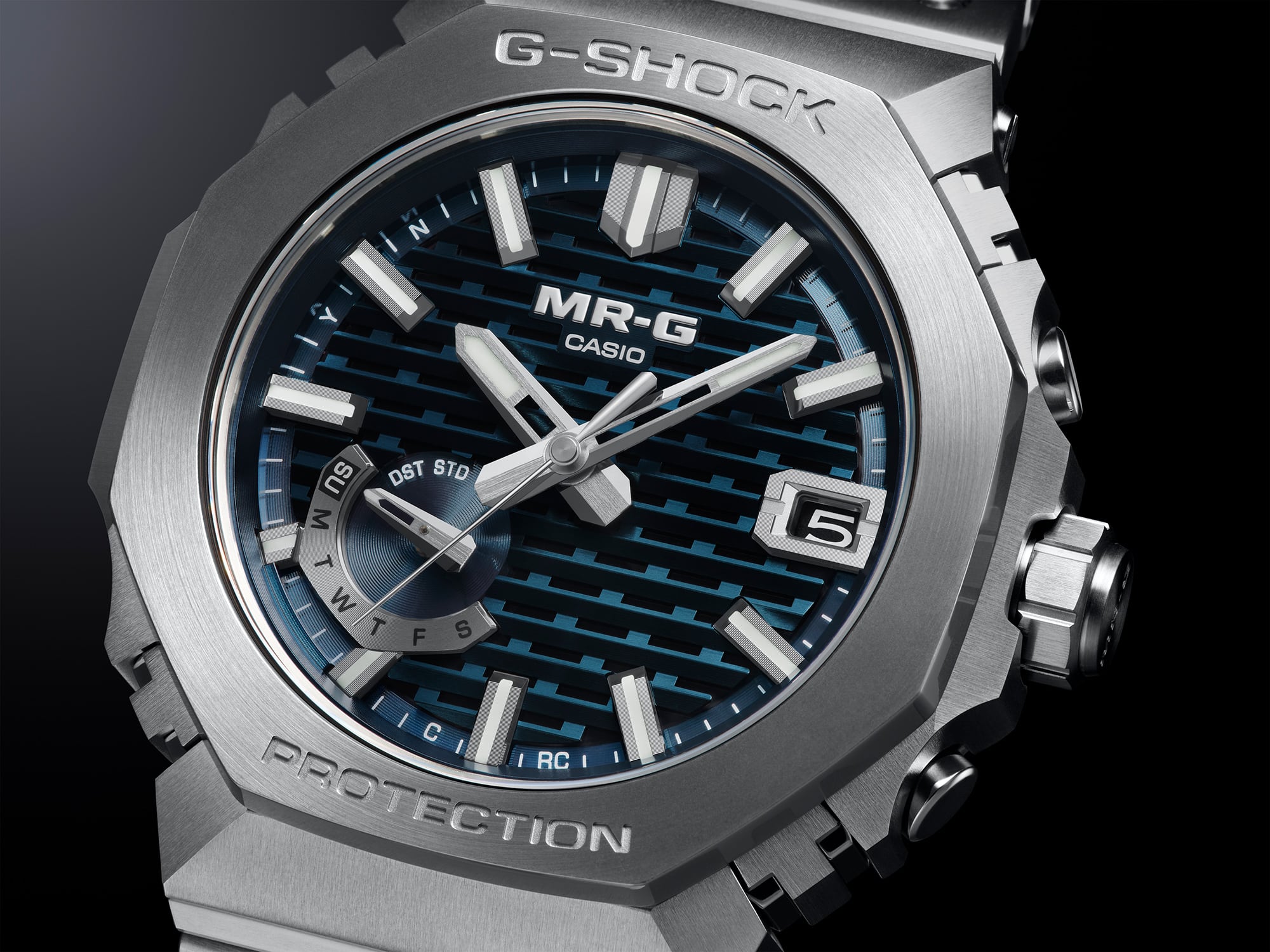 Nahaufnahme des Zifferblatts der G-SHOCK MRG-B2100D-2A
