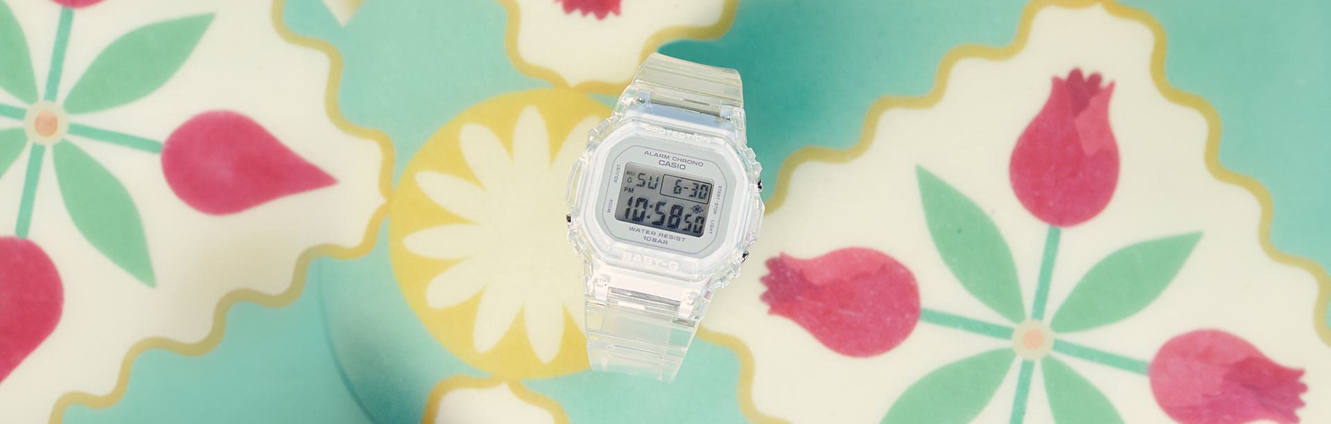 Die Casio Baby-G BGD-565S-7 Digitaluhr mit durchsichtigem Armband. Das Bild verlinkt zur Produktseite.