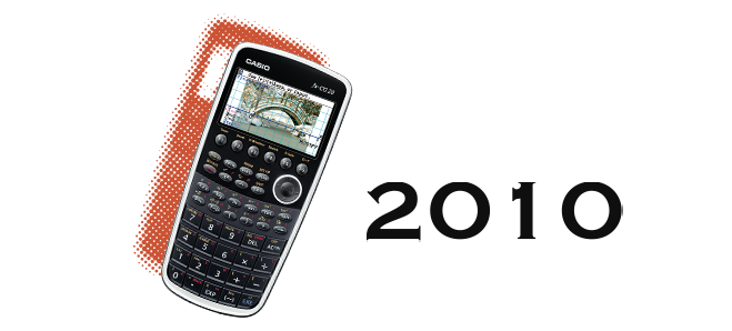 2010: La calculadora científica prj-CG1020 negra con una gran pantalla en color y muchos botones.