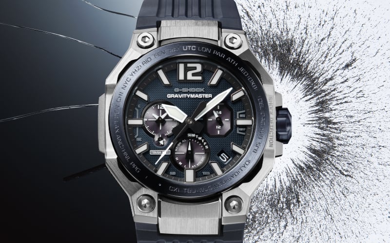 El nuevo G-Shock Gravitymaster GWR-B3000-1A frente a un cristal roto