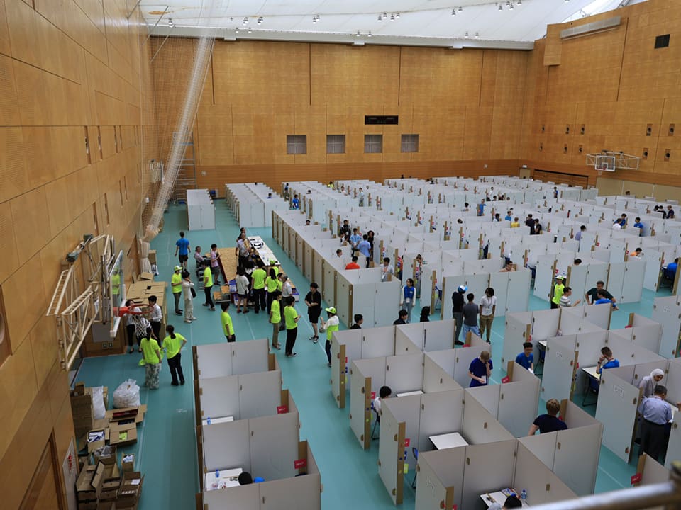 Situación de examen con asientos separados