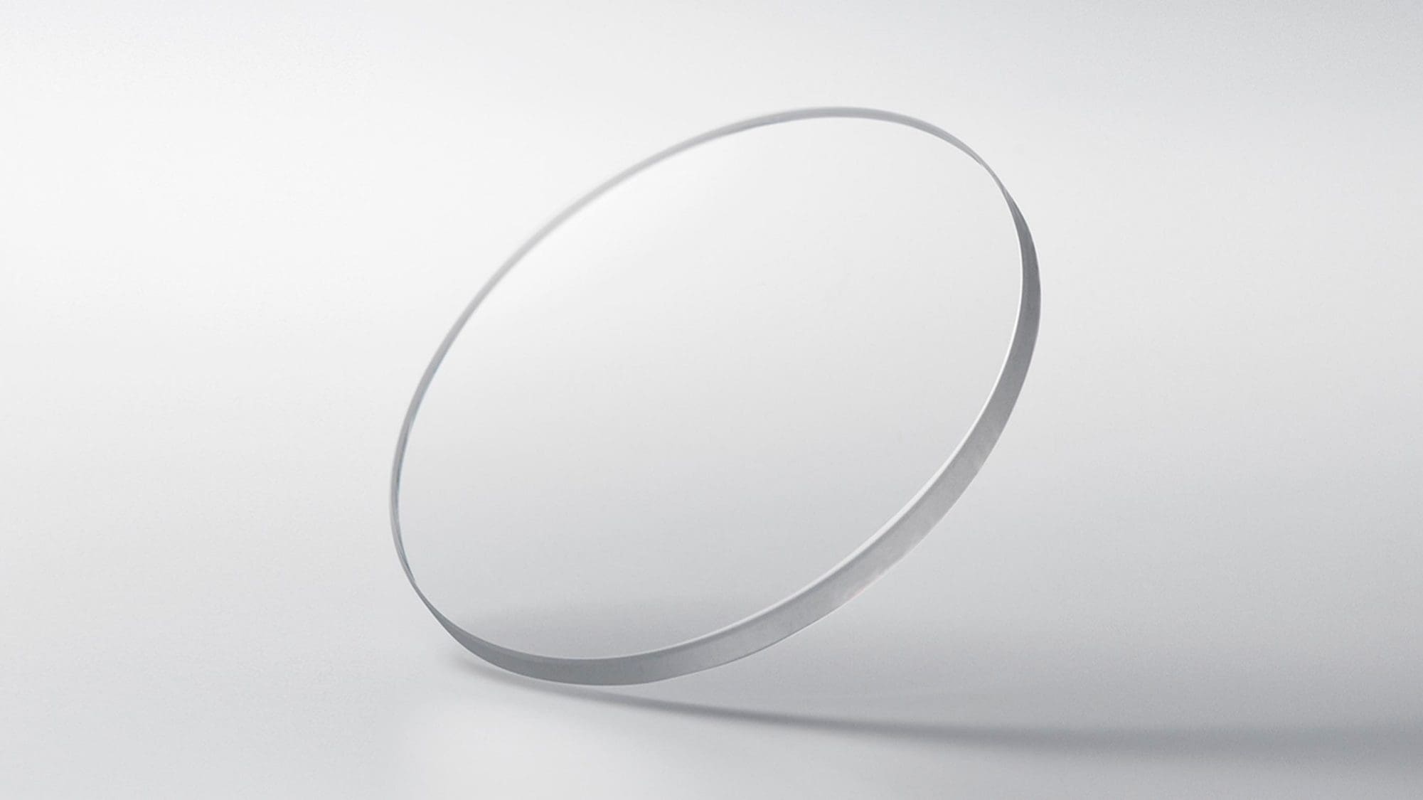 The used sapphire crystal is particularly robust and scratch-resistant.