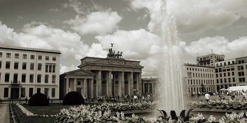 Black and white photo of Berlin with the Brandenburg Gate