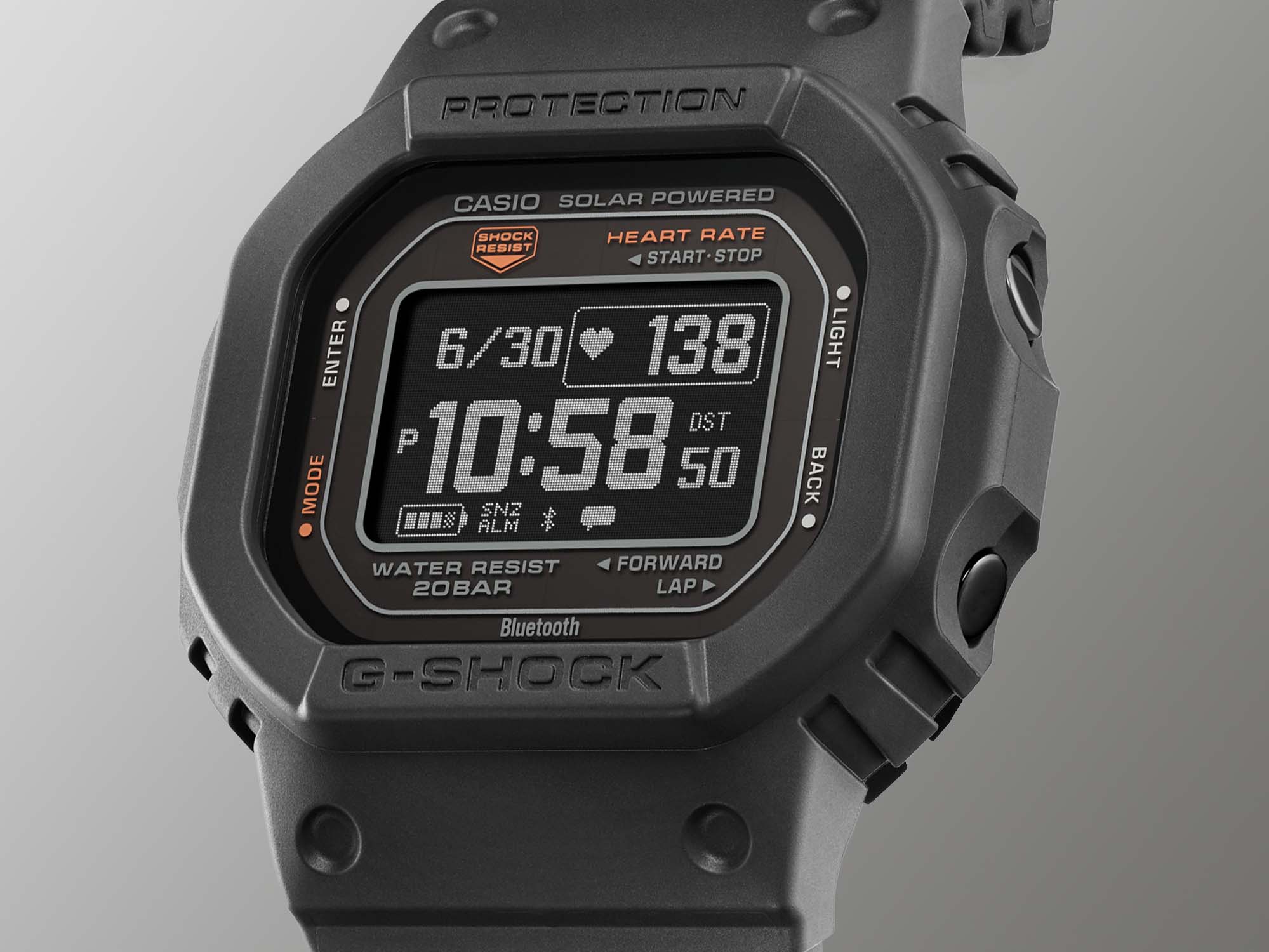angled view of DWH5600-1 highlighting the case design and cirps high contrast MIP LCD display Digitales Zifferblatt