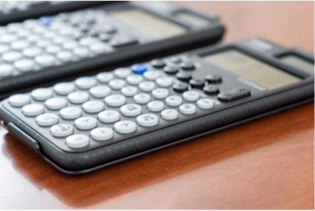 Tekstur dalam pola simbol fungsi perhitungan menambah rasa familier.