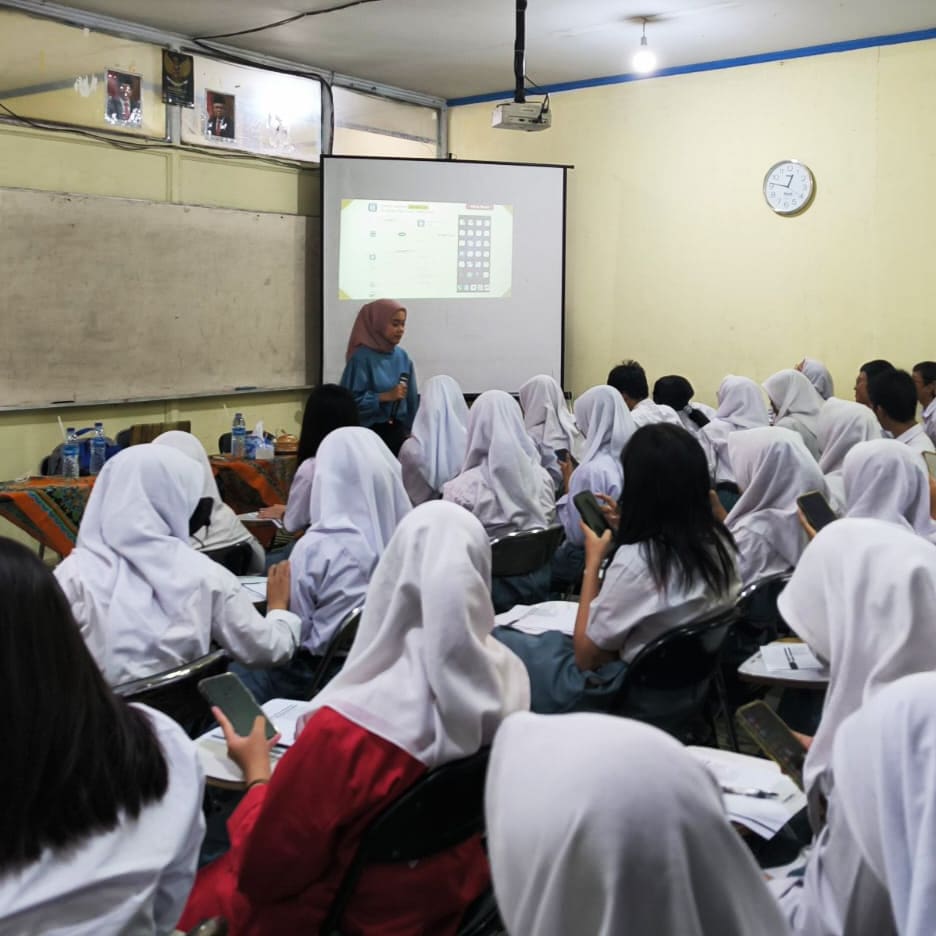 Pelatihan CASIO di SMK Bina Karya dan Mutiara Harapan Islamic High School
