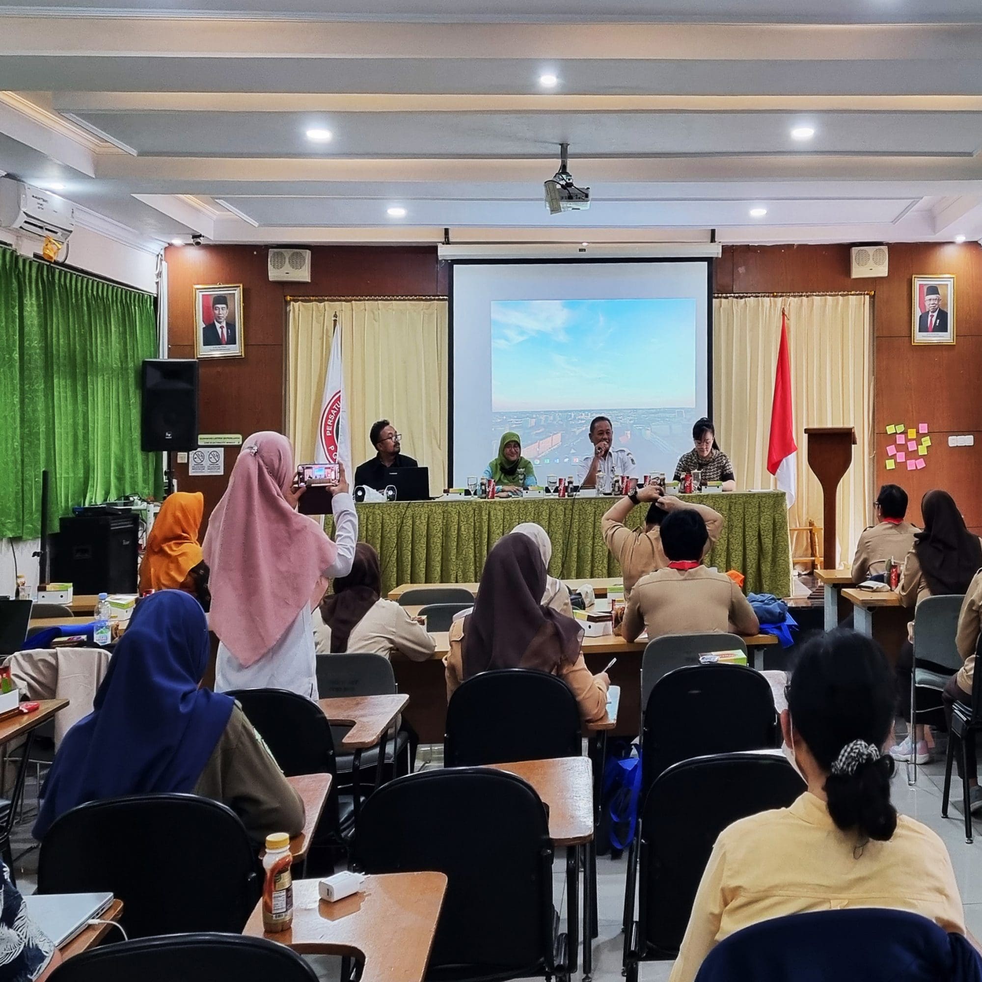 Pengimbasan Pelatihan untuk 20 Wilayah MGMP Matematika DKI  Jakarta SMA dan SMK
