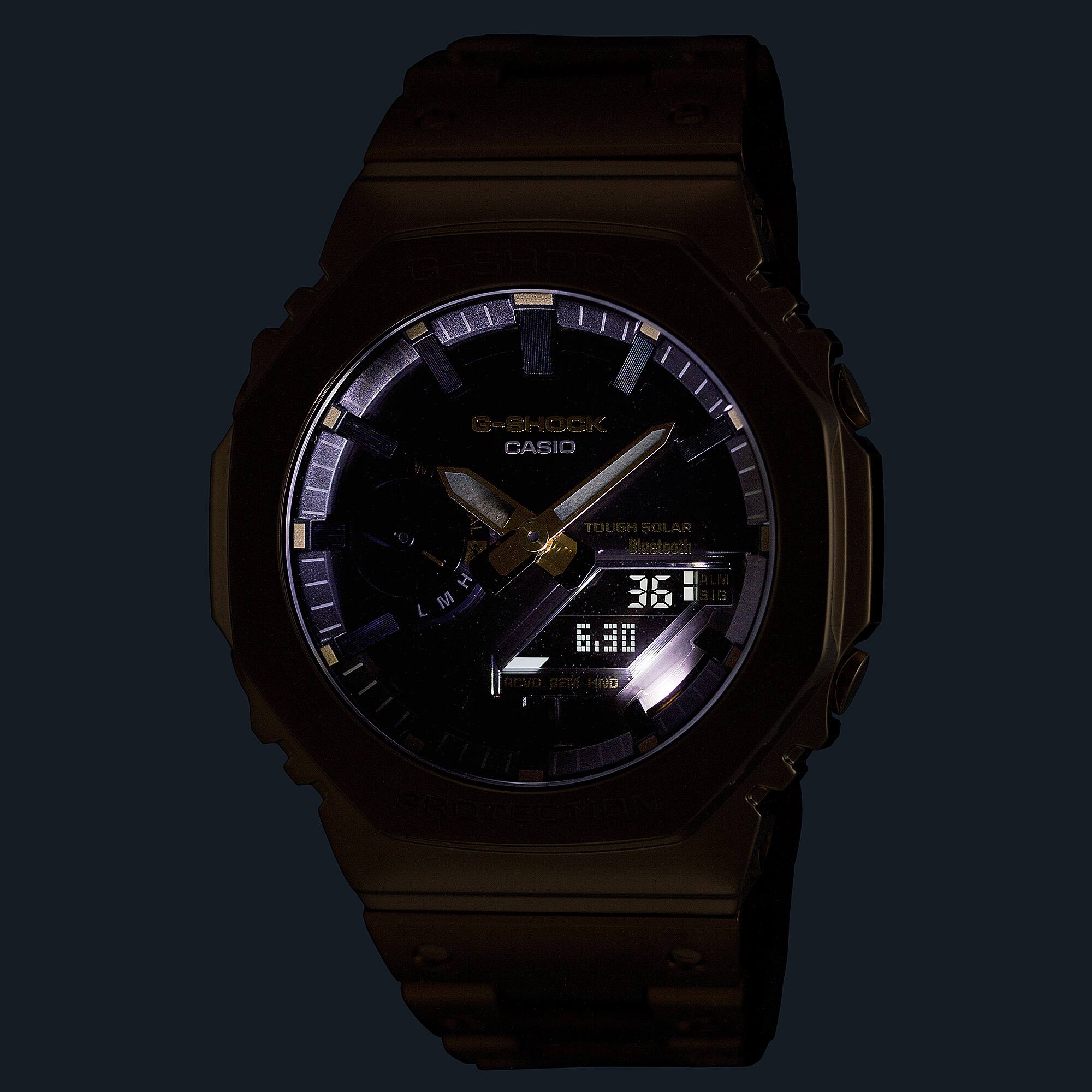 Il GM-B2100GD al buio con lo schermo illuminato