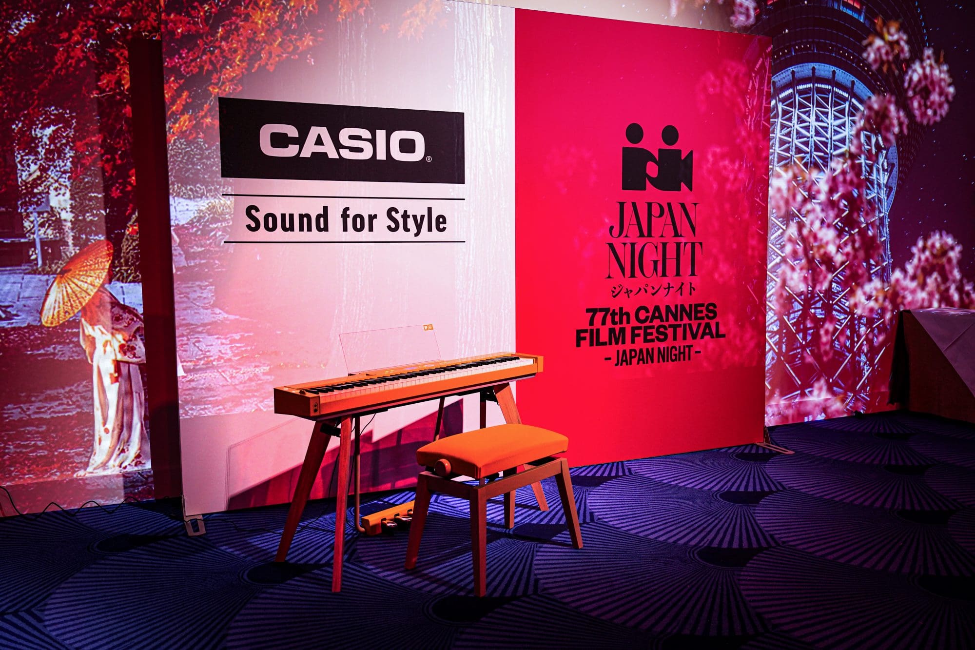 Un palco illuminato di rosa alla CASIO Japan Night con il PX-S7000HMCASIO presenta il nuovo brand statement “Sound for Style” durante la Japan Night di Cannes