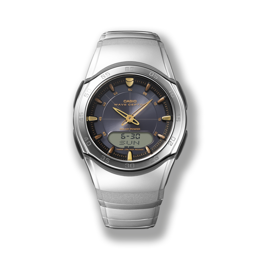 L'orologio da polso analogico WVA-300 con cinturino a maglie color argento e quadrante nero con indici dorati.