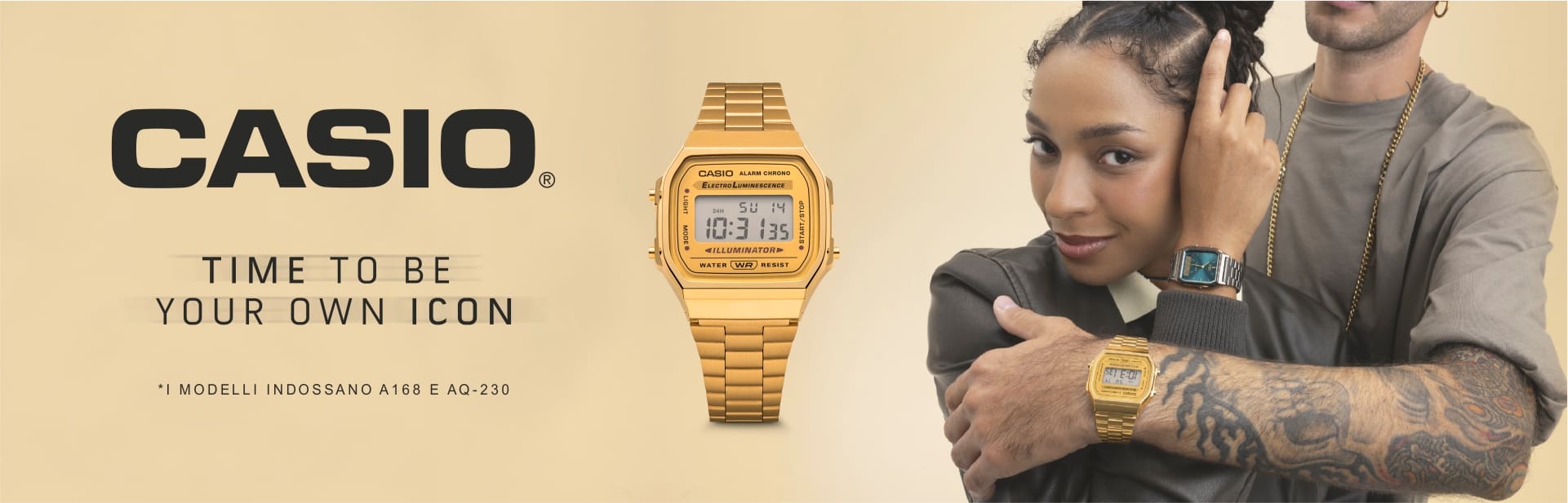 Due modelle abbracciate con al polso gli orologi della collezione Casio Vintage