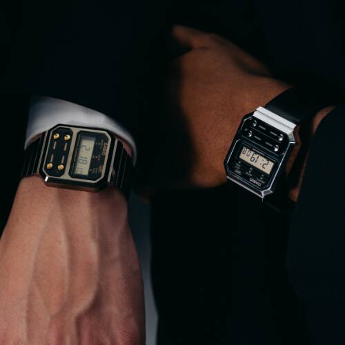 Immagine indossata: orologio da polso Casio Vintage A100WEL-1 in nero con 4 pulsanti