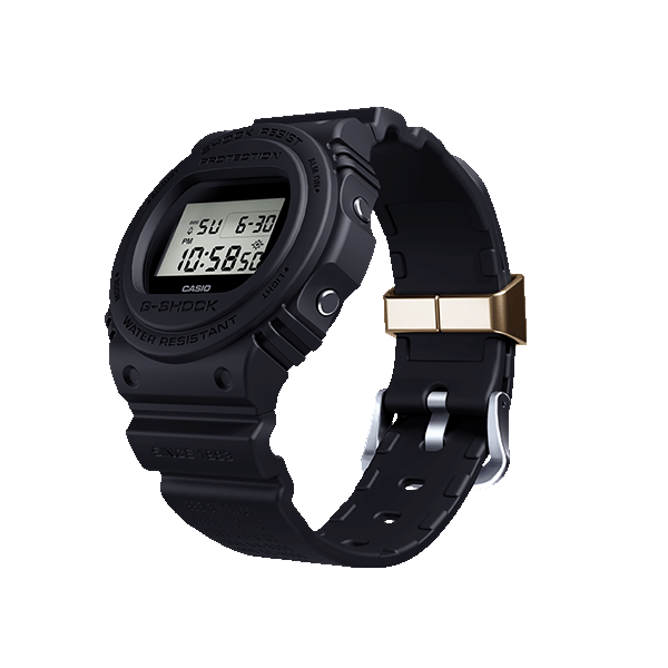 Vista laterale dell'orologio digitale G-Shock DW-5657RE con cinturino in resina nera