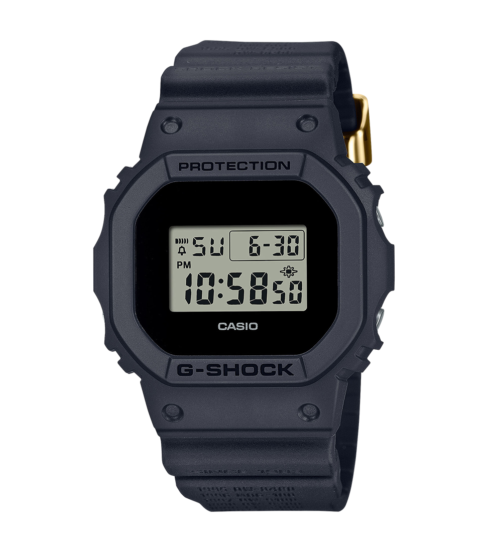 Primo piano del display dell'orologio digitale G-Shock DW-5657RE