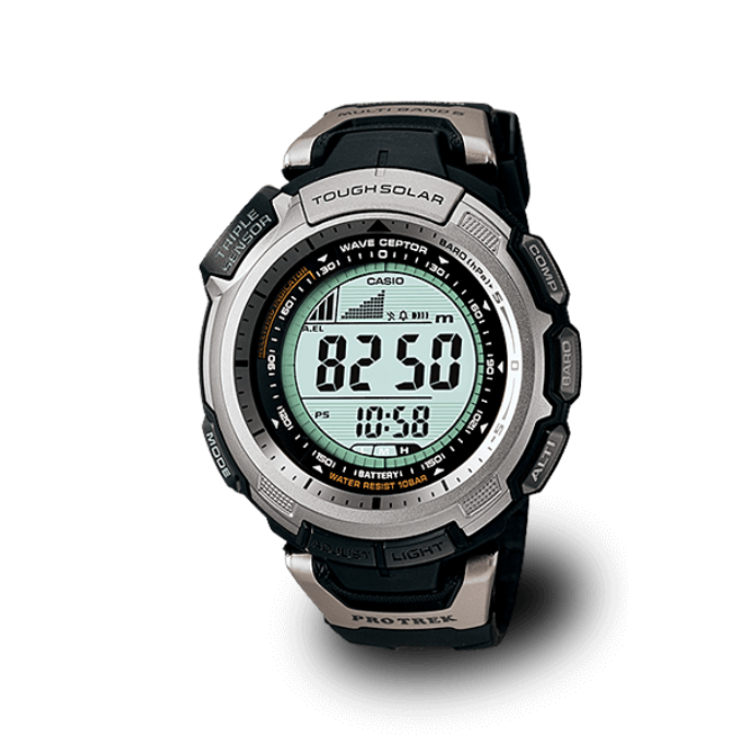 Il modello PRO TREK PRW-1300 in argento-nero con display digitale verde chiaro, tre pulsanti sul lato destro e due sul lato sinistro.