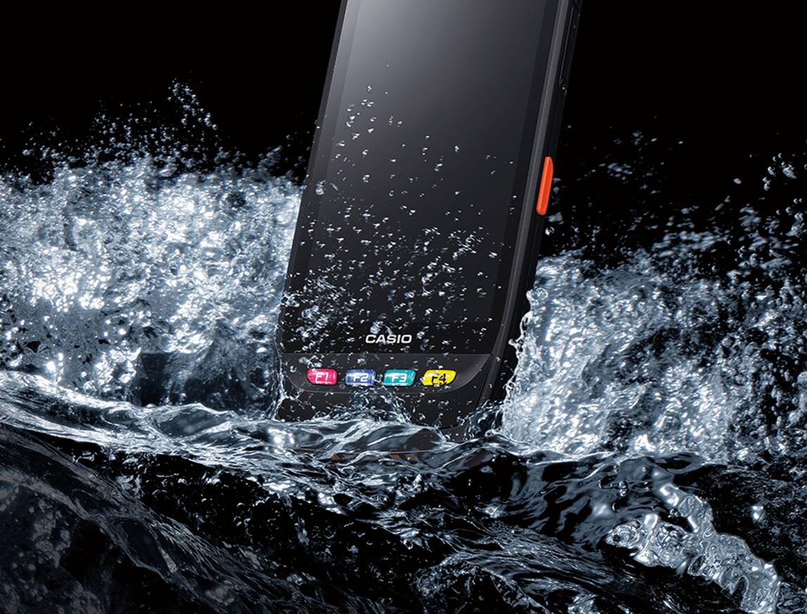 落下強度1.5m、 IP67の防塵・防水性能