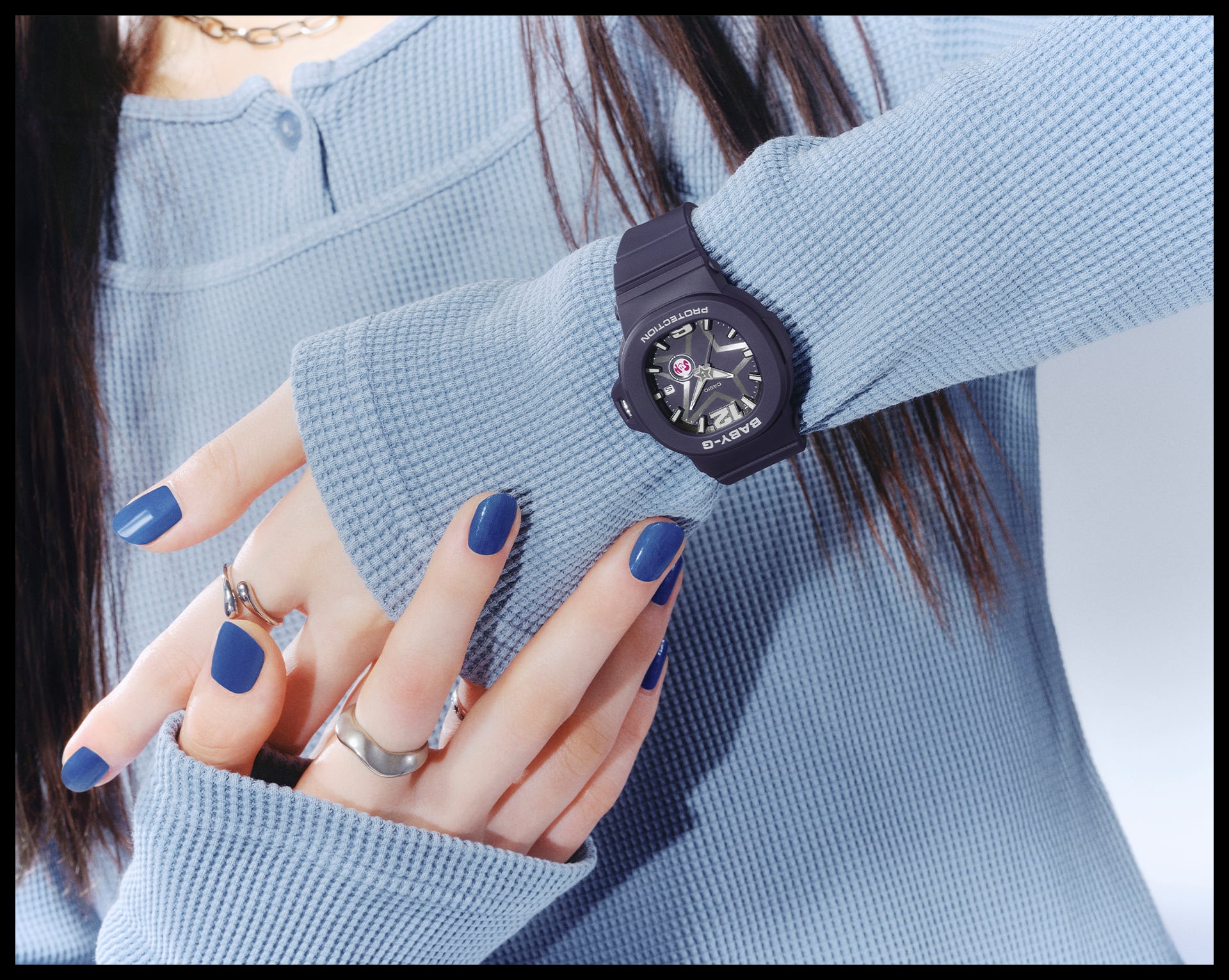 BGA-10D-2A1を身につけている腕のアップ写真