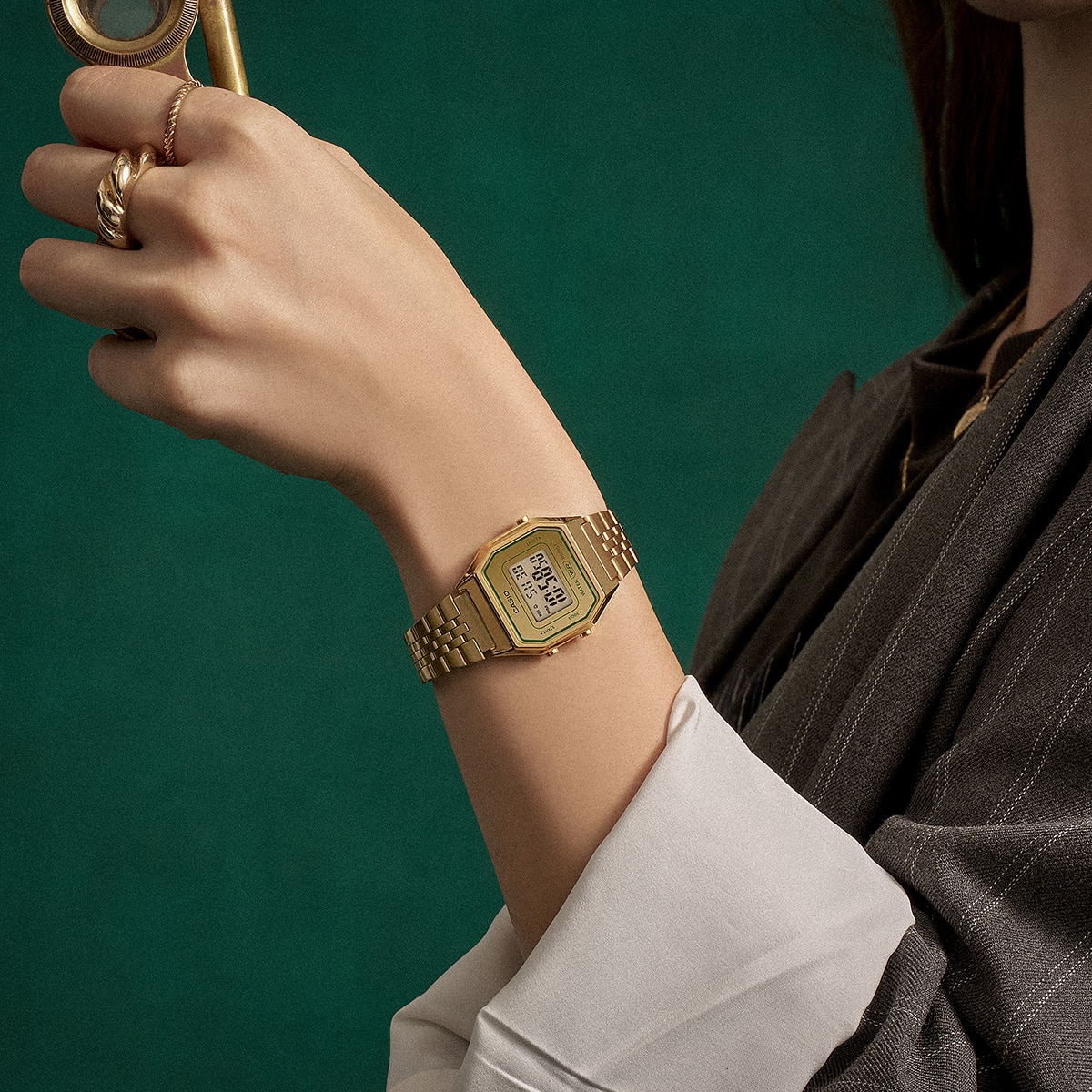 ファッショナブルなカラーダイアル