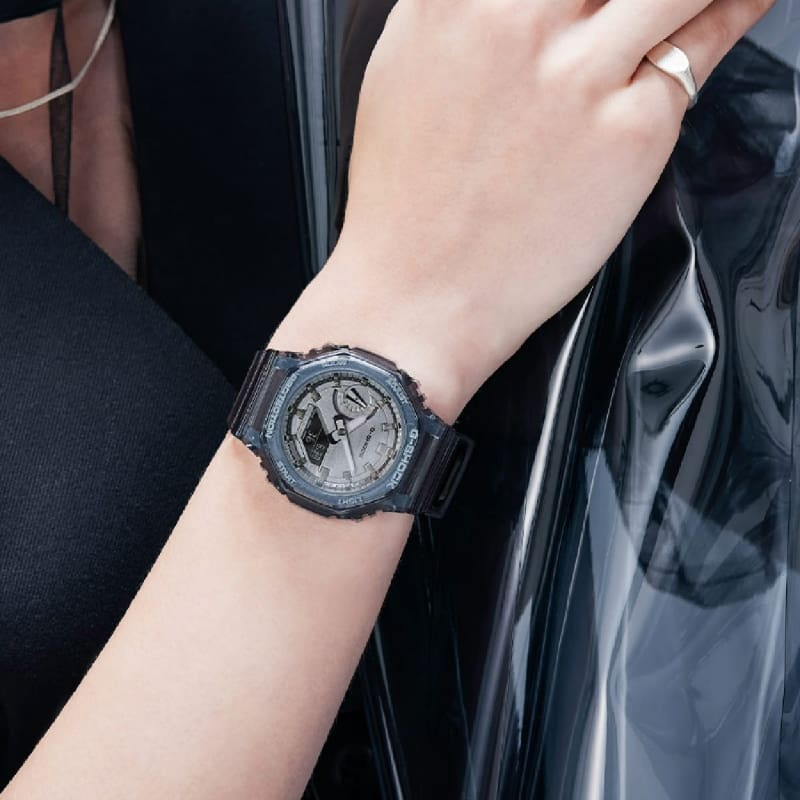 スタイリッシュに合わせるG-SHOCK