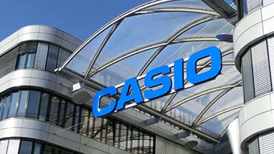 Gezicht op het kantoorgebouw van CASIO Europe