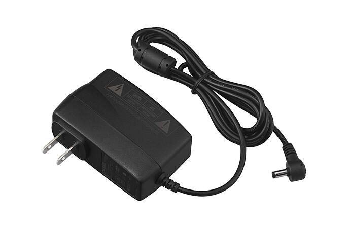 Zwarte adapter voor CASIO muziekinstrumenten, link naar het productoverzicht van adapters