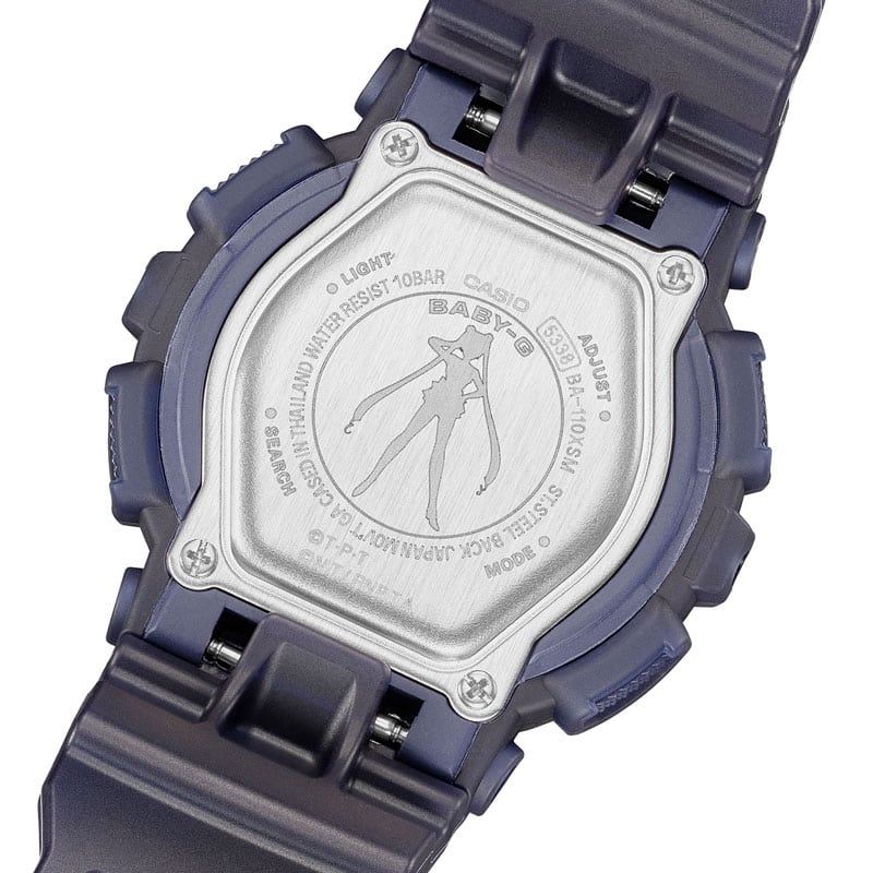 Achterkant van de kast van de BABY-G BA-110XSM-2A met Sailormoon-gravure 