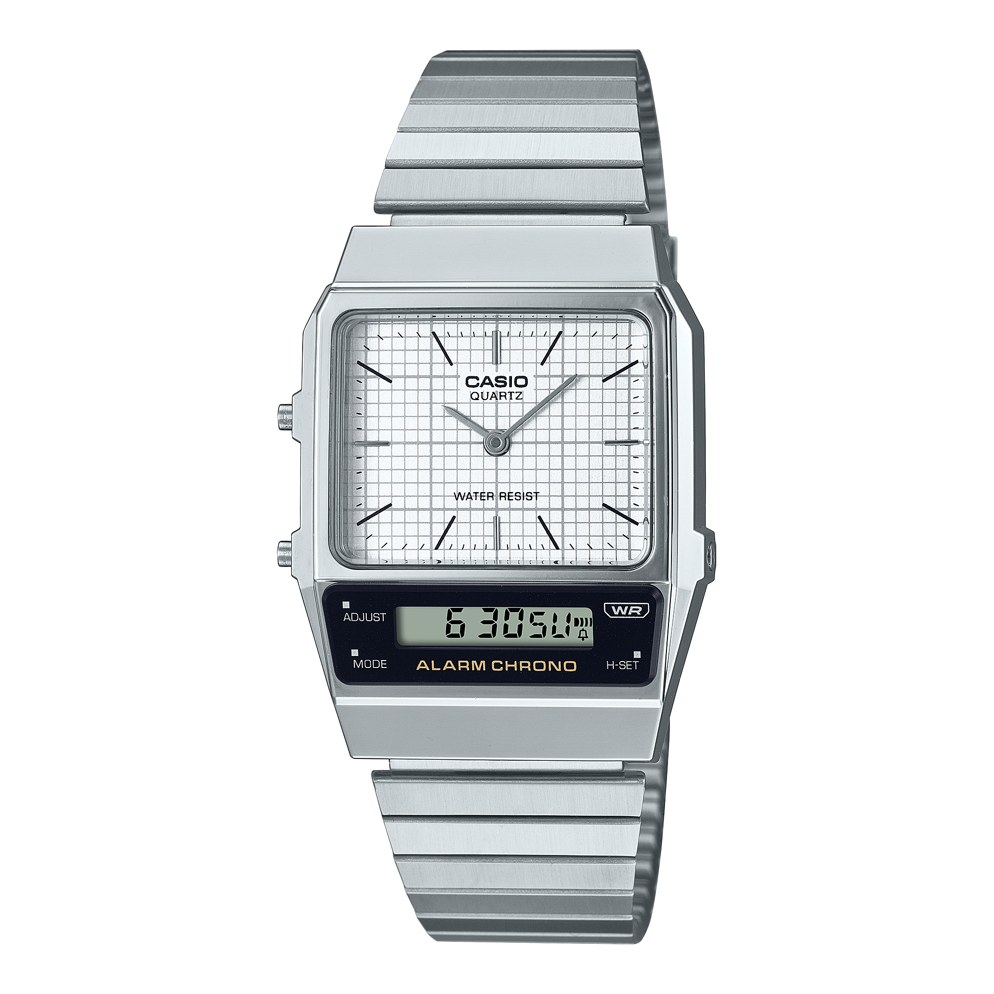 Het Casio Vintage horloge AQ-800E-7A met een zilveren armband naast gouden sieraden.