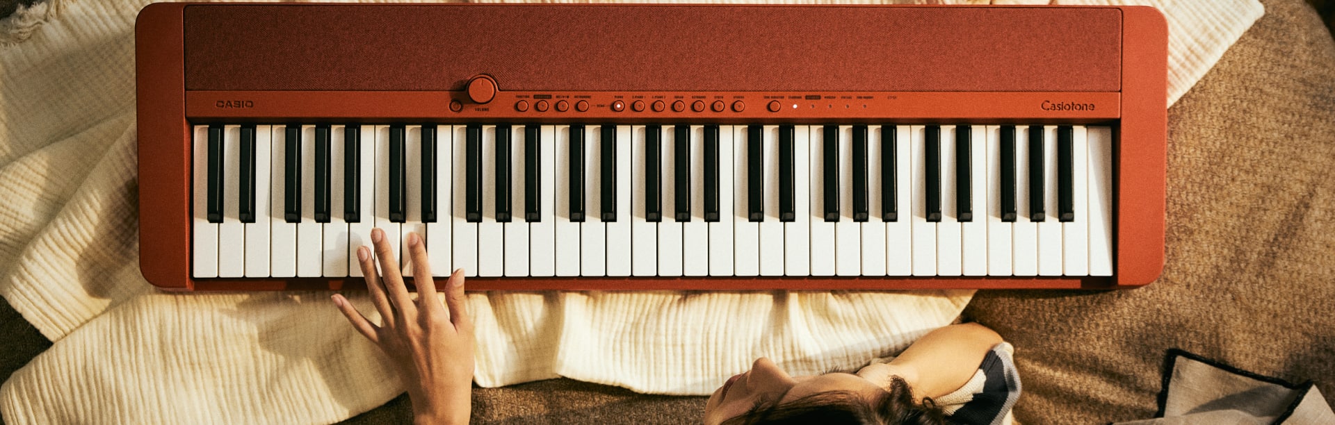 O teclado CT-S1RD da Casiotone em vermelho