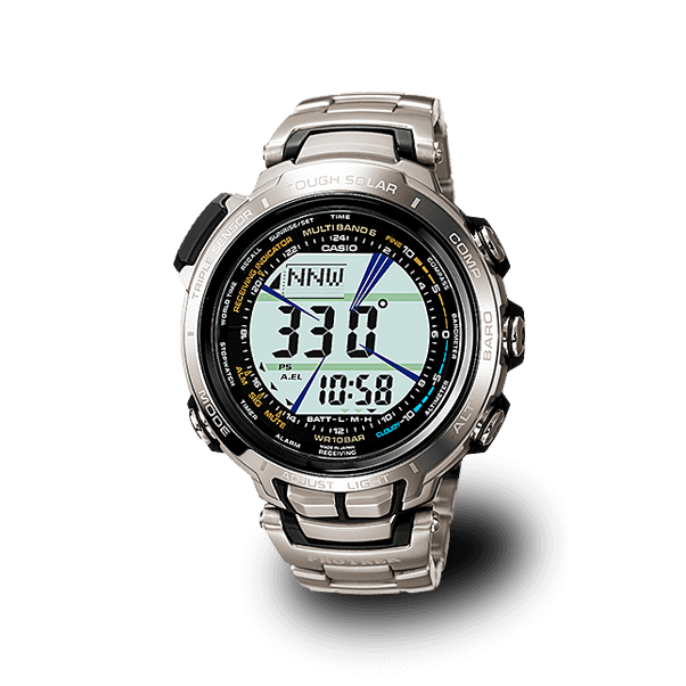 O relógio digital PRX-2000T em prata com bracelete articulada e 3 botões à direita e 2 botões à esquerda.