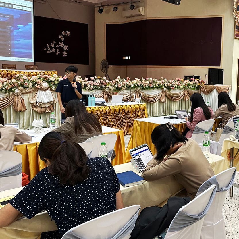 การอบรมครู“การพัฒนาการสอนคณิตศาสตร์ให้เป็นชั้นเรียนแบบสืบเสาะด้วยเครื่องคำนวณวิทยาศาสตร์ในระดับชั้นมัธยมศึกษาตอนปลาย”