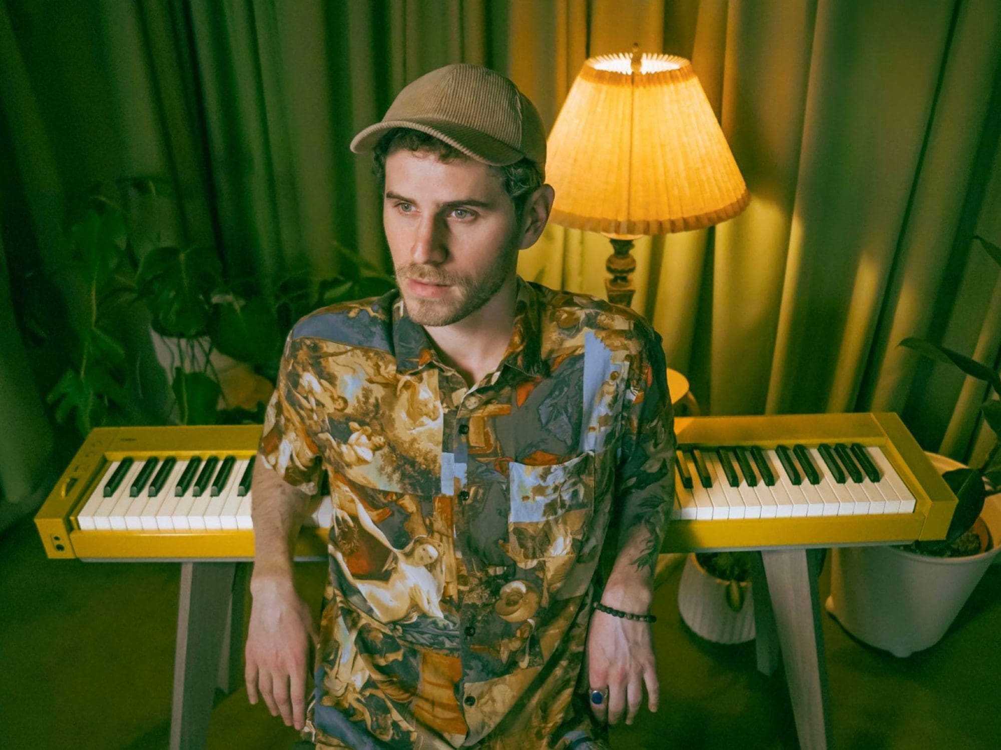 Noah Kellman with PX-S7000HM Casio keyboard