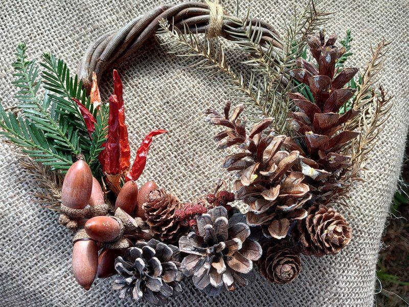 自然素材で作るクリスマスリースで冬を飾る By WILD MIND GO! GO! | CASIO