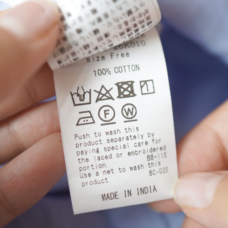 洗濯タグの見方がわかる！洗濯表示記号の意味と豆知識をご紹介 | CASIO