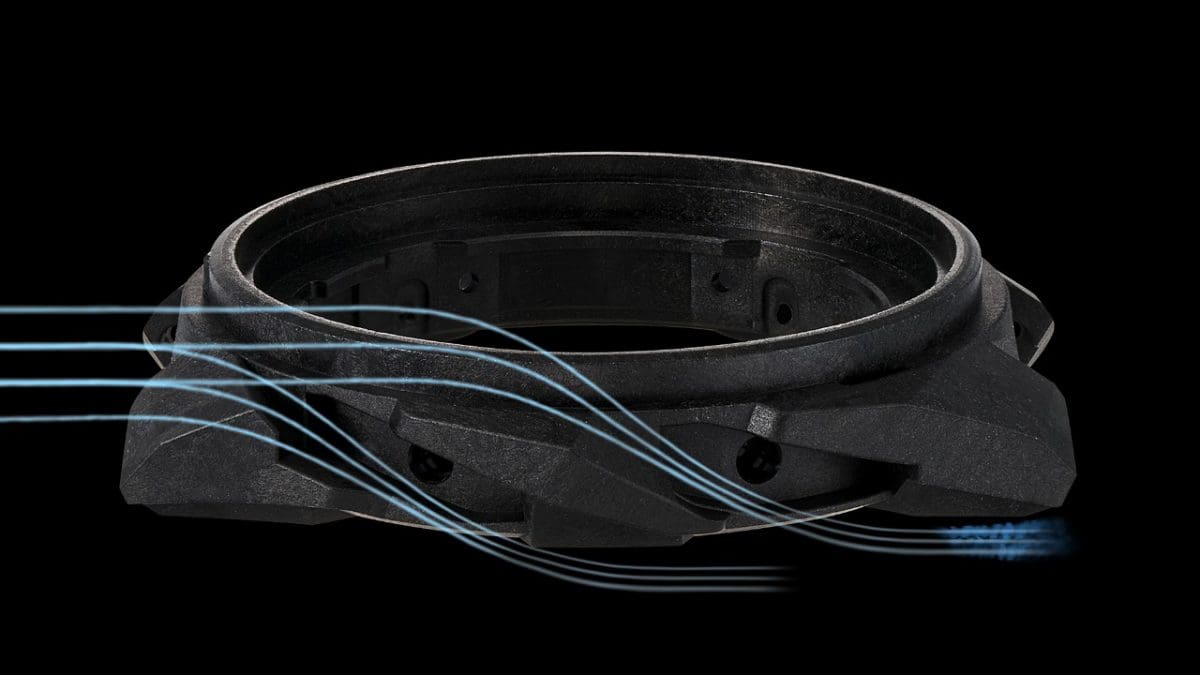 Boîtier en résine renforcé de fibre de carbone avec un design inspiré du flux d'air autour d'une voiture de course #5