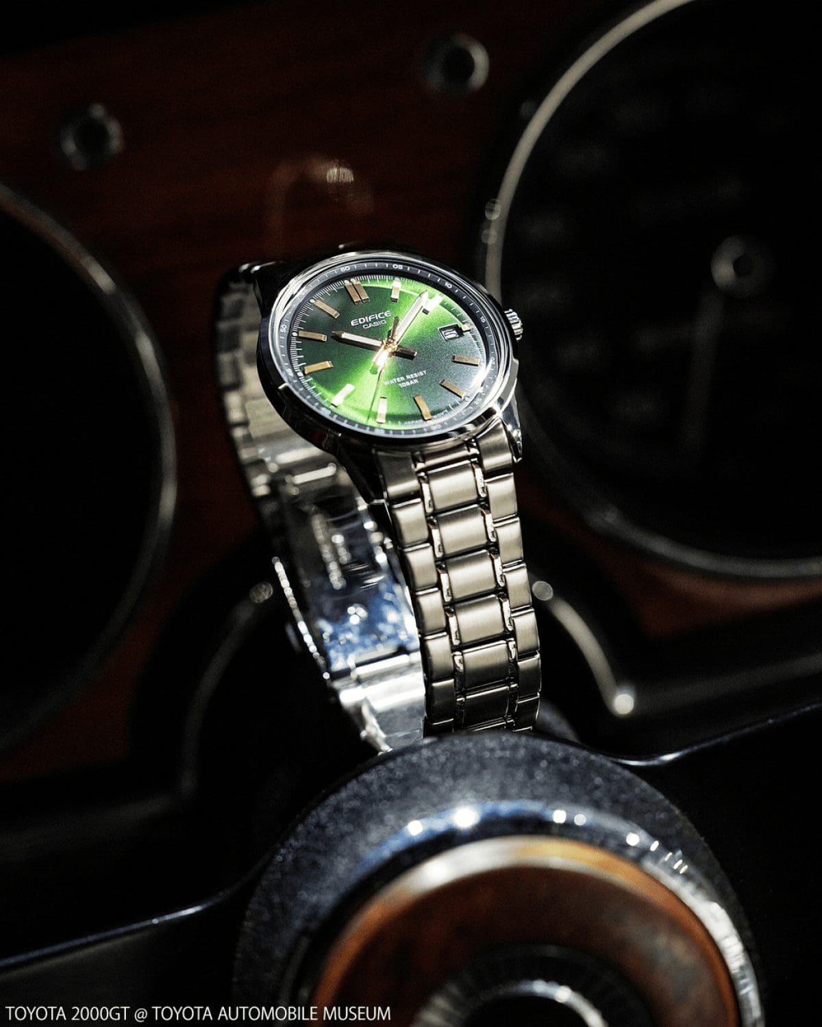 Auf der 3-Uhr-Position der Armbanduhr EFR-109D-3A befindet sich eine Datumsanzeige