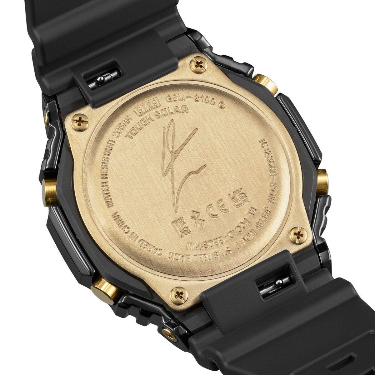Gravur auf der goldfarbenen Rückseite der G-SHOCK GBM-2100RH-1A