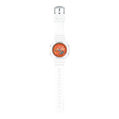 Komplettaufnahme der GMA-S2100WS-7A mit weißem Resinband und Digital-Analoger Anzeige in orange
