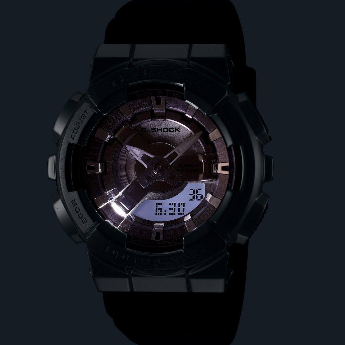 Die beleuchtete Analog-&Digitalanzeige der G-SHOCK GM-S2110-1A Armbanduhr