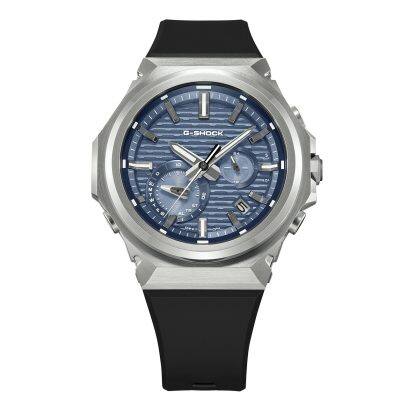 Auf dem analogen Zifferblatt der Armbanduhr GST-B1000-2AER befindet sich zwischen der 4- und 5-Uhr-Position eine Datumsanzeige