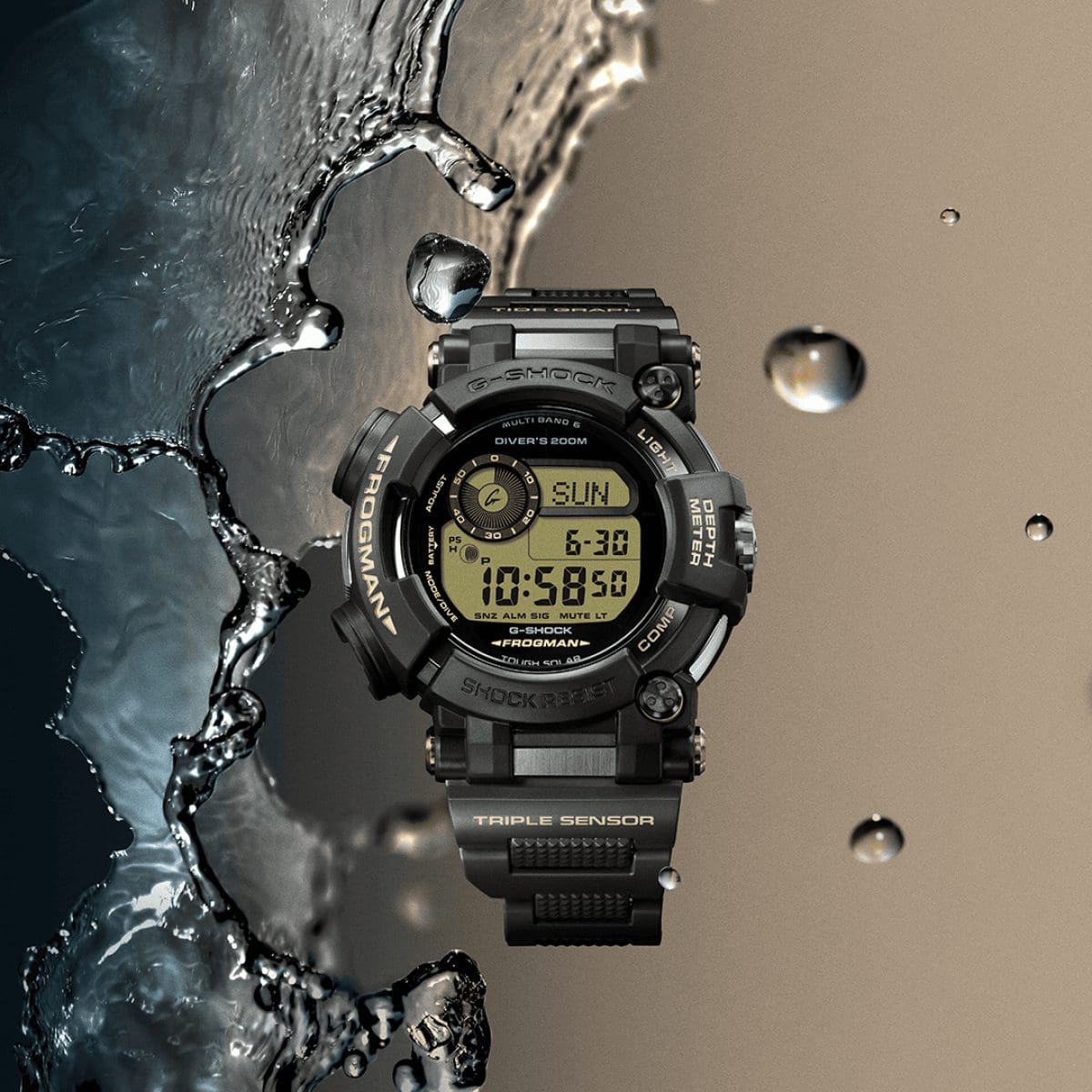 Die Armbanduhr GWF-D1000BC-1ER aus der MASTER OF G Serie von G-SHOCK ist neben Wassertropfen abgebildet