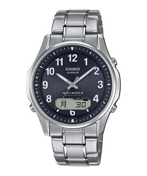 Die WAVECEPTOR Armbanduhr LCW-M100TSE-1A2 mit rundem, digital-analogem Zifferblatt in Schwarz mit silberweißen Akzenten sowie einem Gehäuse und Armband aus massivem Titan in Silber.