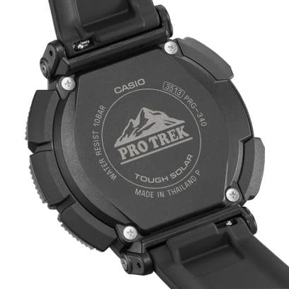 Nahaufnahme der schwarzen Rückseite der PRO TREK Armbanduhr PRG-340-1 mit PRO TREK-Logo in der Gravur.