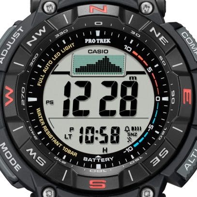 Nahaufnahme des digitalen Zifferblatts der PRO TREK Armbanduhr PRG-340-1 mit aktivierter, digitaler Höhenmeter-Anzeige.